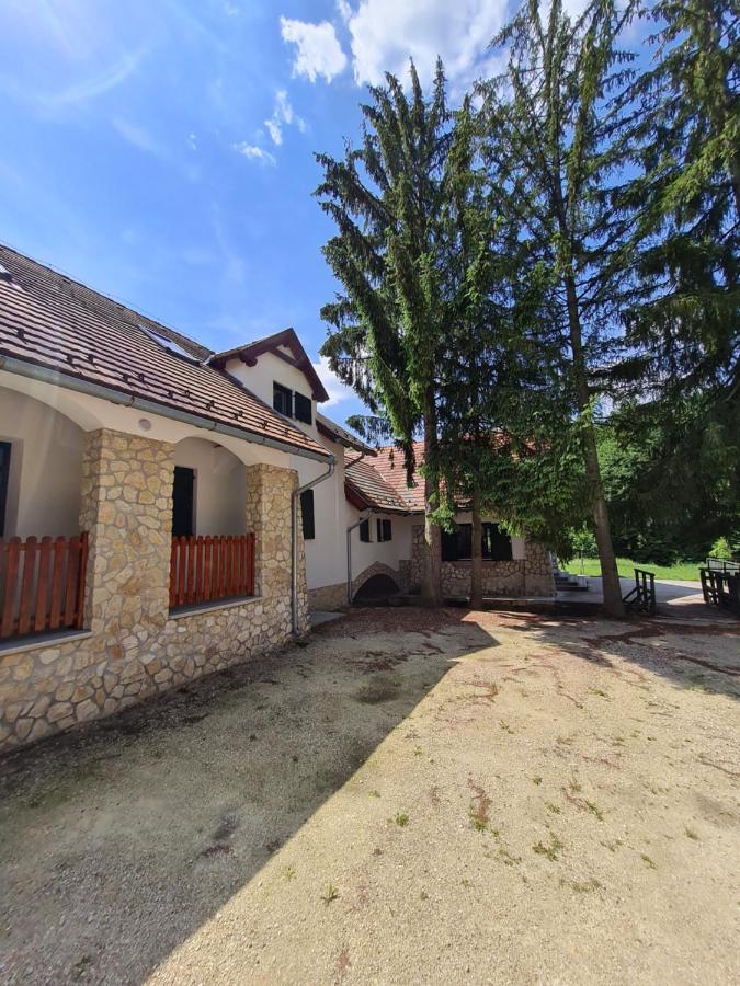 Patakmalom Vendeghaz Dobronte Exterior photo