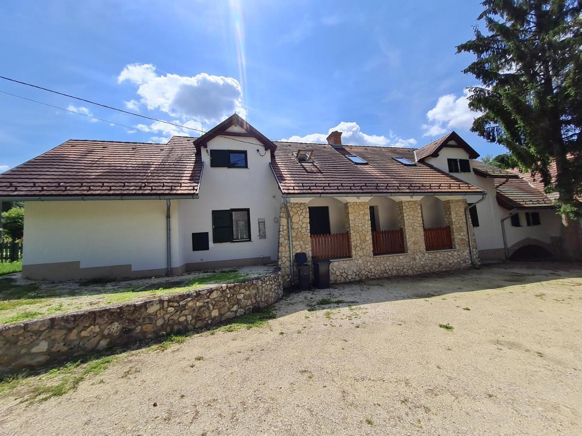 Patakmalom Vendeghaz Dobronte Exterior photo